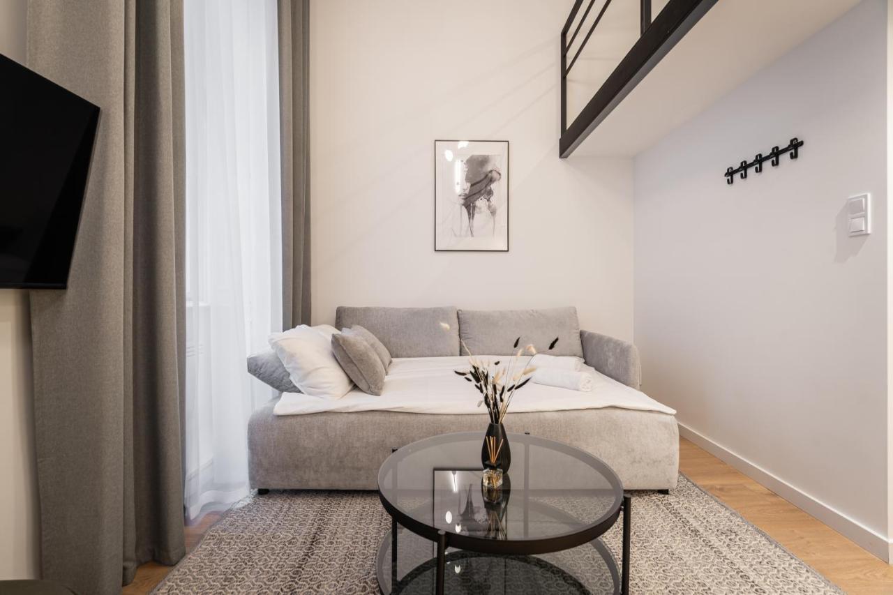 E56 - Grand Boulevard Heritage Residence - Best Location By Bqa Budapest Kültér fotó