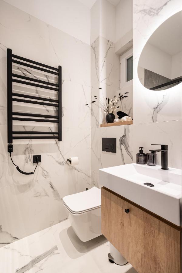 E56 - Grand Boulevard Heritage Residence - Best Location By Bqa Budapest Kültér fotó