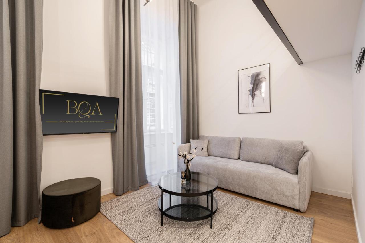 E56 - Grand Boulevard Heritage Residence - Best Location By Bqa Budapest Kültér fotó